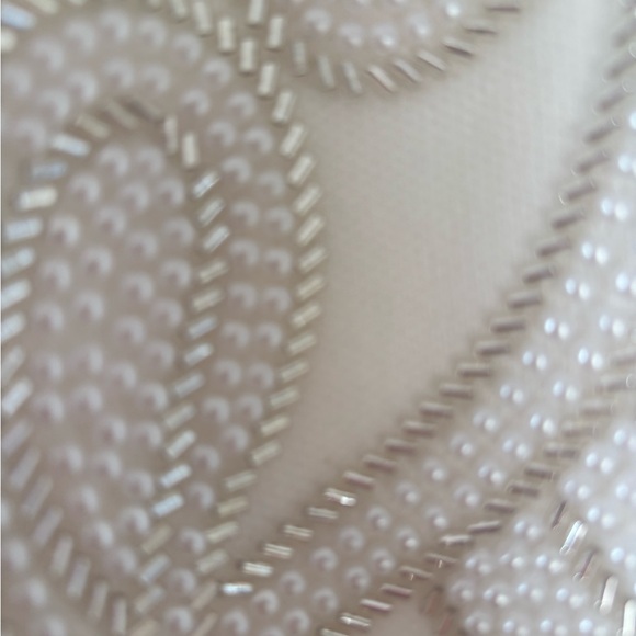 Sioni Classic Eggshell Women's Sweater - Picture 2 of 4